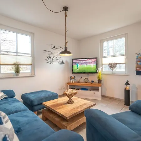 Ferienhaus Kaept'n Kuddl - Fischerdorf Feriehus Zirchow
