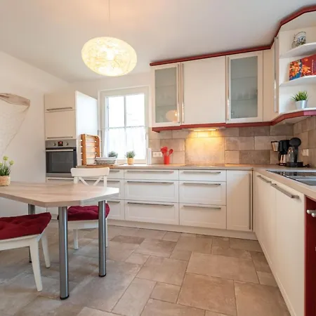 Ferienhaus Kaept'n Kuddl - Fischerdorf Feriehus