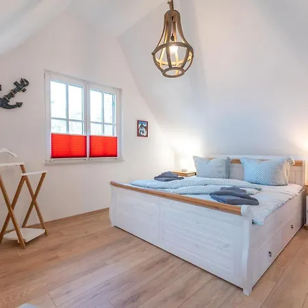 Ferienhaus Kaept'n Kuddl - Fischerdorf Feriehus Zirchow